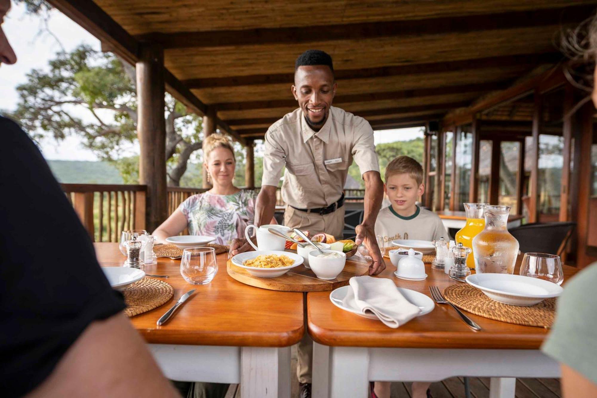 Ekuthuleni Lodge Strand Exterior foto